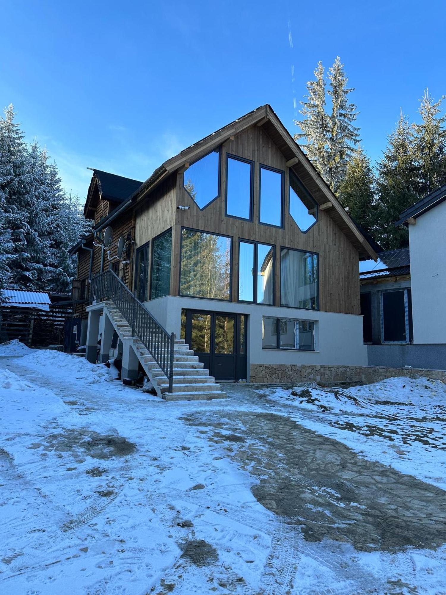 Black Wolf Paltinis Exterior photo